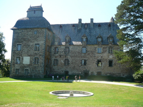 Château de Conros (Arpajon-sur-Cère)