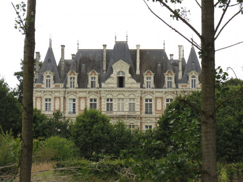 Château de la Douve (Le Bourg-d'Iré)