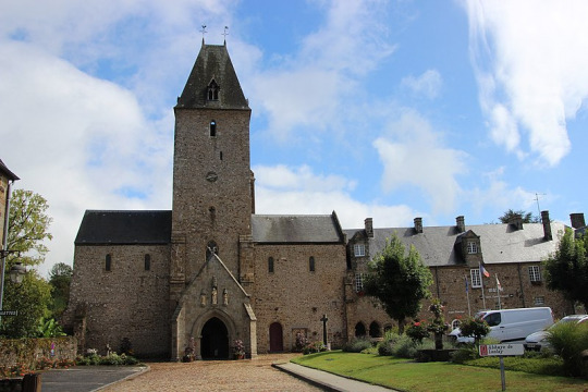 Abbaye Sainte-Marie (Lonlay-l'Abbaye)