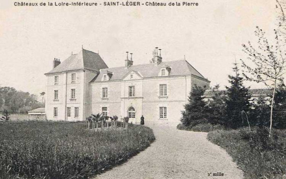 Château de La Pierre (Saint-Léger-les-Vignes)