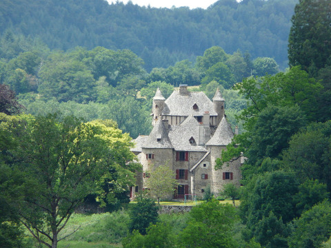 Château de Veyrières (Sansac-de-Marmiesse)