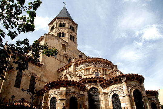 Basilique Notre-Dame du Port (Clermont-Ferrand)