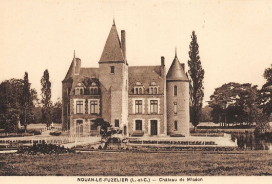 Château de Moléon (Nouan-le-Fuzelier)