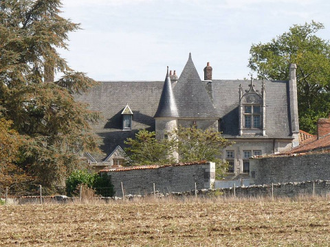 Manoir d'Aizecq (Nanteuil-en-Vallée)