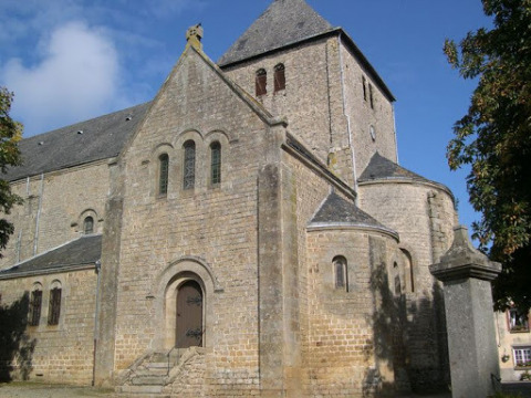 Église Saint-Front (Mézangers)