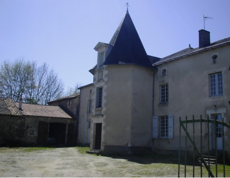 Château de Genouillé (Civaux)