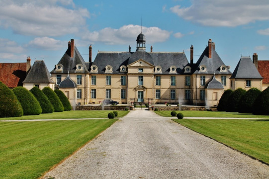 Château de Menou (Menou)