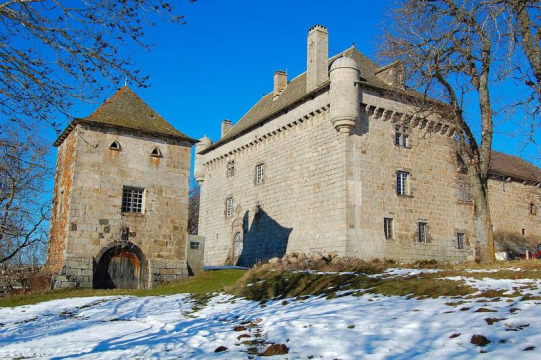 Château de Montvallat (Chaudes-Aigues)