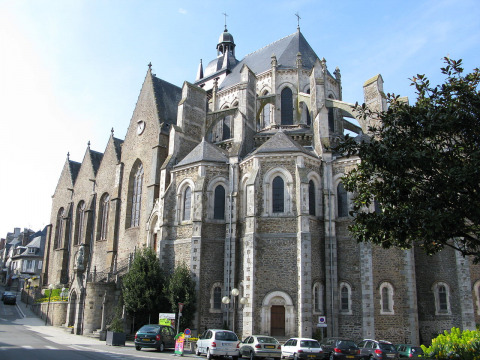 Basilique Notre-Dame-des-Miracles (Mayenne)