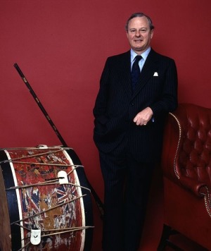 Portrait de James Carnegie (1929 - 2015)