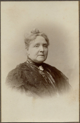 Portrait de Elvire Chevau (1847 - 1918)