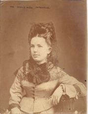 Portrait de Marie Dehennault (1854 - 1936)