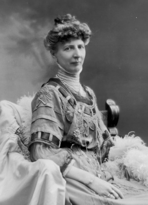 Portrait de Margaret Elizabeth Knight of Wolwerley (1864 - 1940)