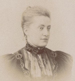 Portrait de Micaëla Boëlle (1861 - 1941)