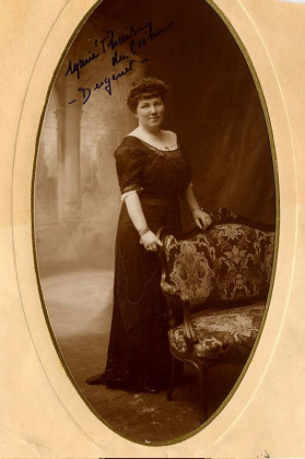 Portrait de Marie-Thérèse Ruellan du Créhu (1884 - 1937)