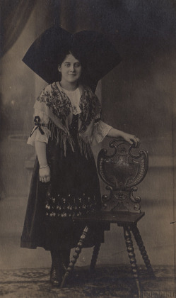 Portrait de Juliette Emilie Léonie Dessez (1900 - 1958)