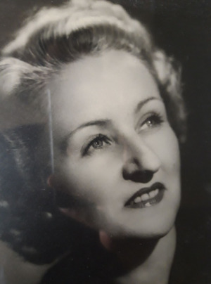 Portrait de Esther Perrin (1907 - 2009)
