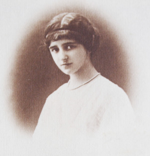 Portrait de Madeleine Louise Adrienne Joséphine Santerre Filleux d'Arrentieres (1894 - 1919)