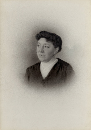 Portrait de Jeanne-Clarisse Thelu (1872 - 1938)