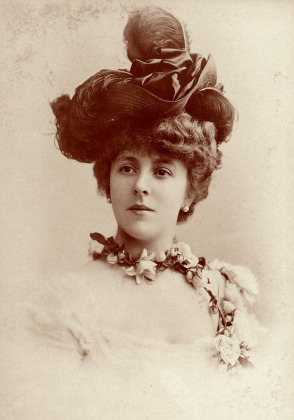 Portrait de Émilienne d'Alençon (1870 - 1945)