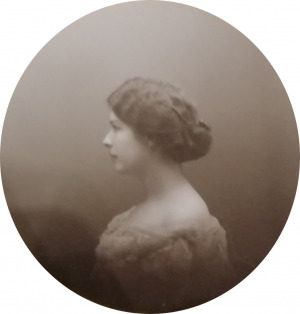 Portrait de Madeleine Pougeard-Dulimbert (1889 - 1950)