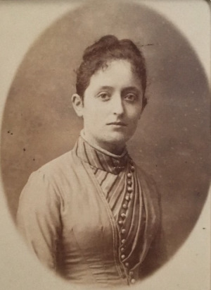 Portrait de Antoinette Ollier (1867 - 1946)