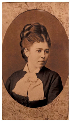 Portrait de Anne-Marie Dron