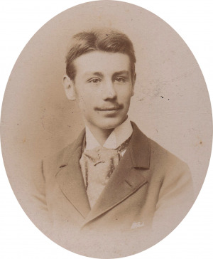 Portrait de Jules Marie Léon Aubron (1874 - 1895)