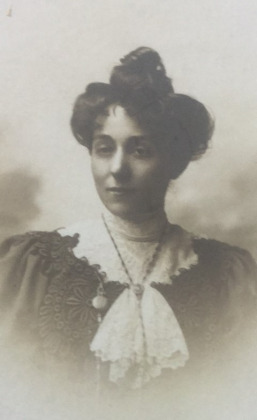 Portrait de Suzanne Ollier (1872 - 1941)