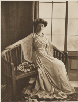 Portrait of Lady Muriel Finch-Hatton (1876 - 1938)