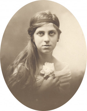 Portrait de Madeleine Glaizot (1907 - 1984)