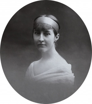 Portrait de Alix Mesnet de la Cour (1893 - 1985)