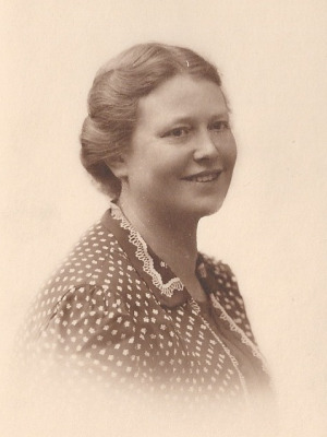 Portrait de Suzanne Marie Madeleine Desombre (1900 - 1968)