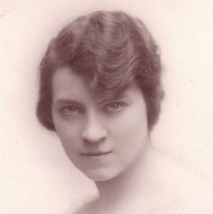 Portrait de Yvonne Quinchez (1896 - 1944)