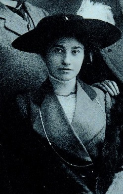 Portrait de Cécile de La Chapelle (1893 - 1984)