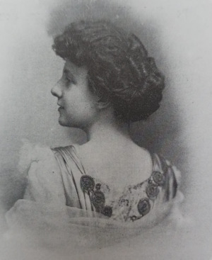 Portrait de Anne Morin de La Longuinière (1890 - 1946)
